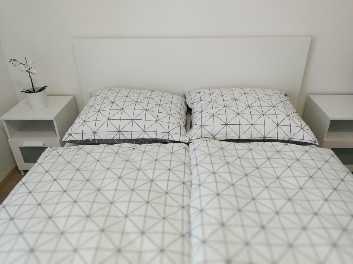 Apartman Sun Dolni Morava Bagian luar foto