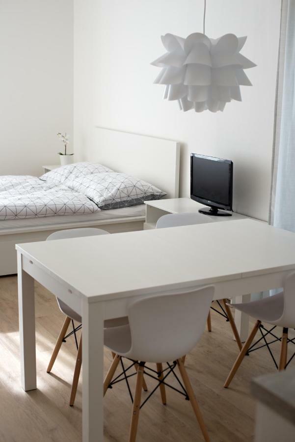 Apartman Sun Dolni Morava Bagian luar foto