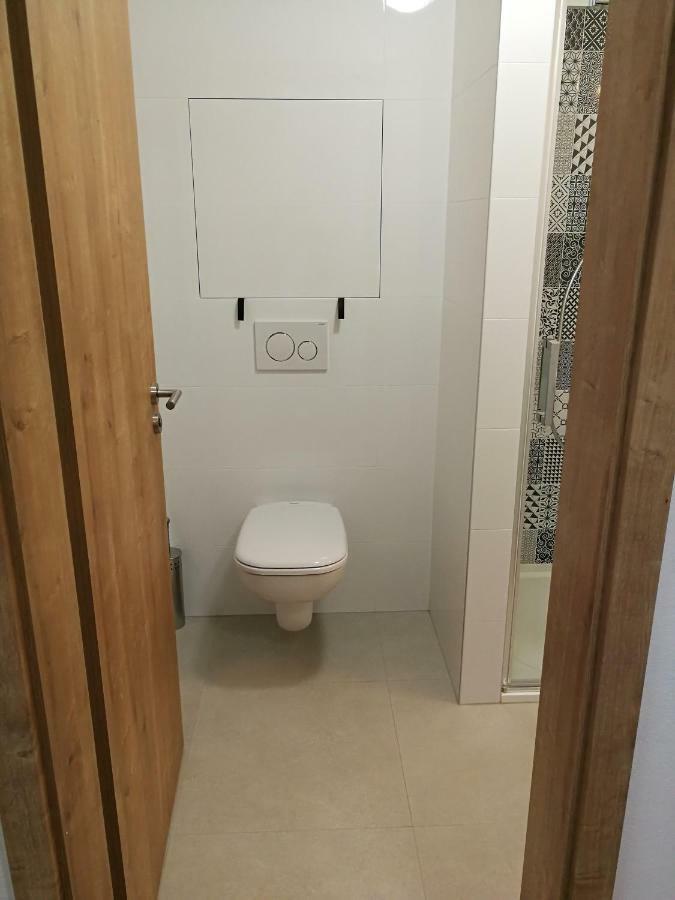 Apartman Sun Dolni Morava Bagian luar foto