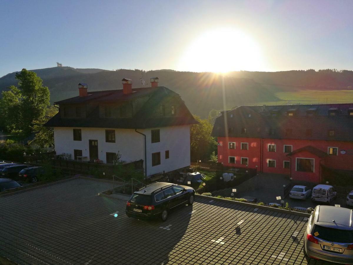 Apartman Sun Dolni Morava Bagian luar foto