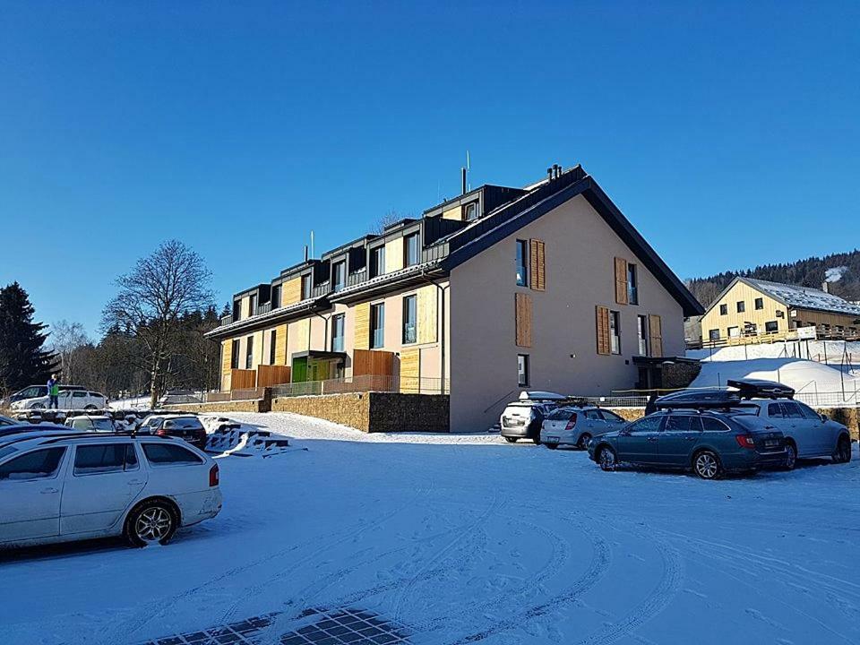 Apartman Sun Dolni Morava Bagian luar foto